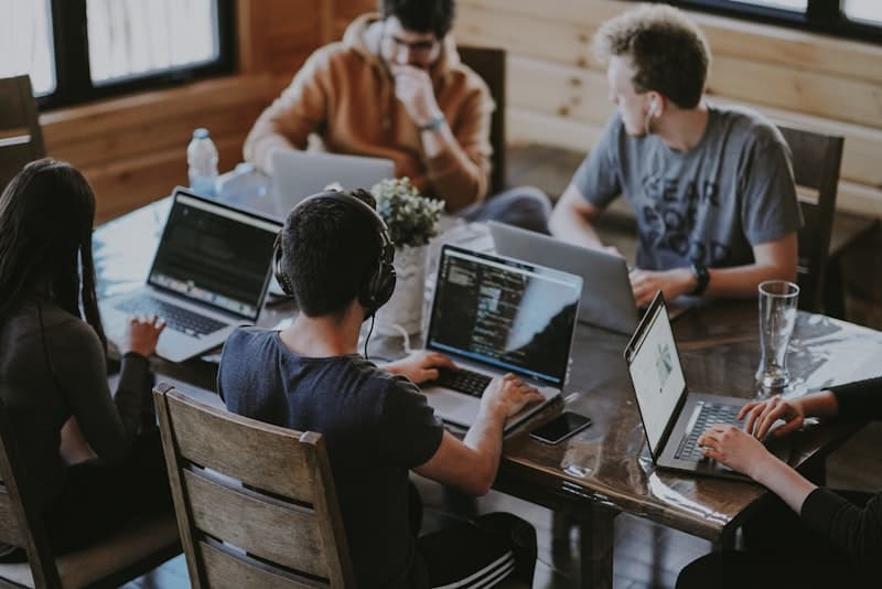 Equipo remoto de soporte ERPNext en España
